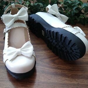 😍White Bow Mary Jane Shoes Sizes 8.5 & 9